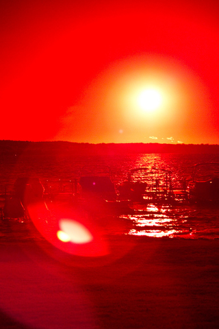 Illustration for article titled Shooting Challenge: Lens Flare Gallery Part One